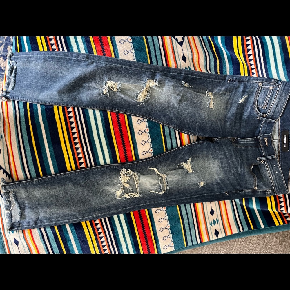 Express distressed raw hem blue jeans, straight leg 8L